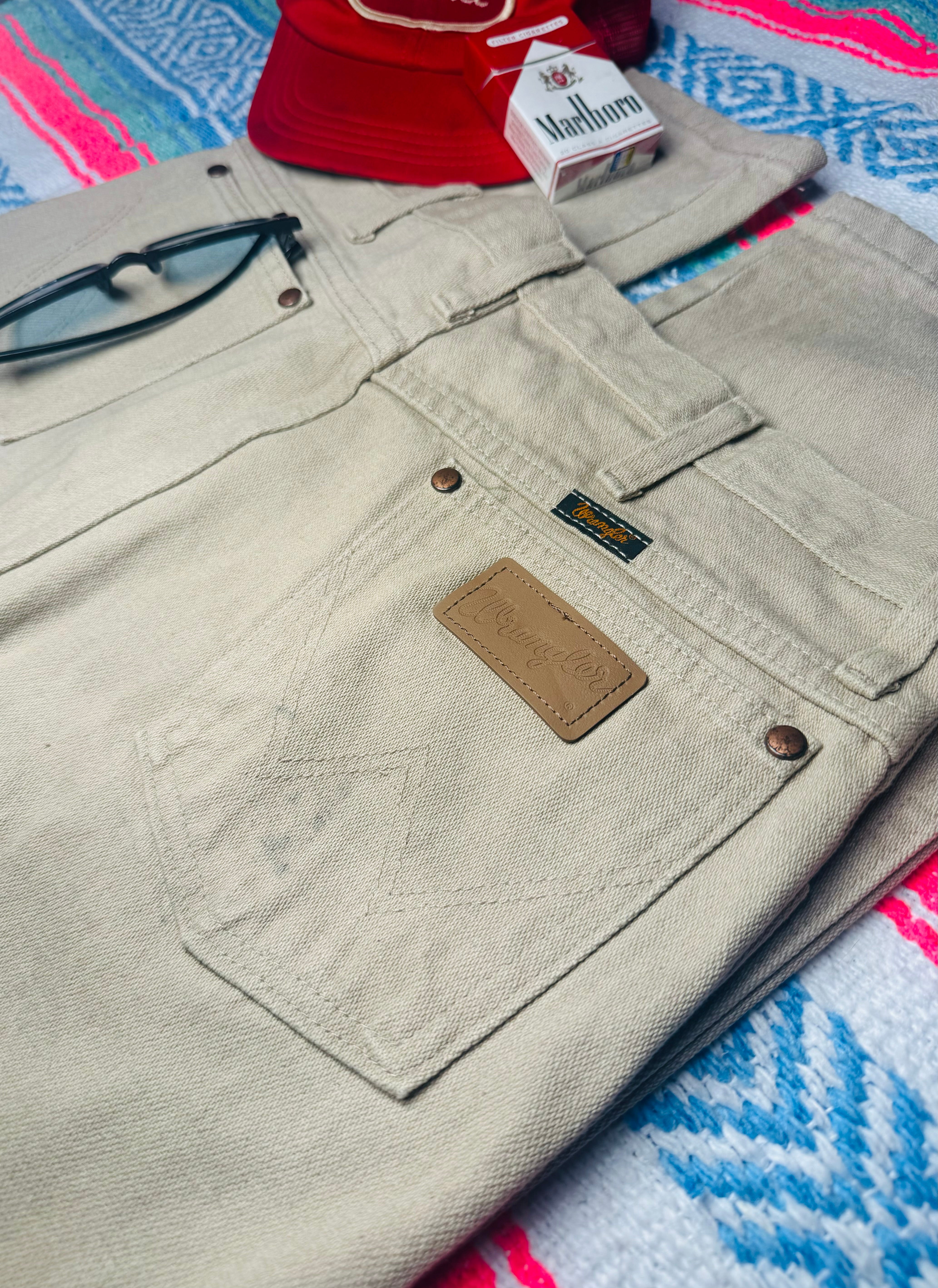 82KH- WRANGLER 33x34